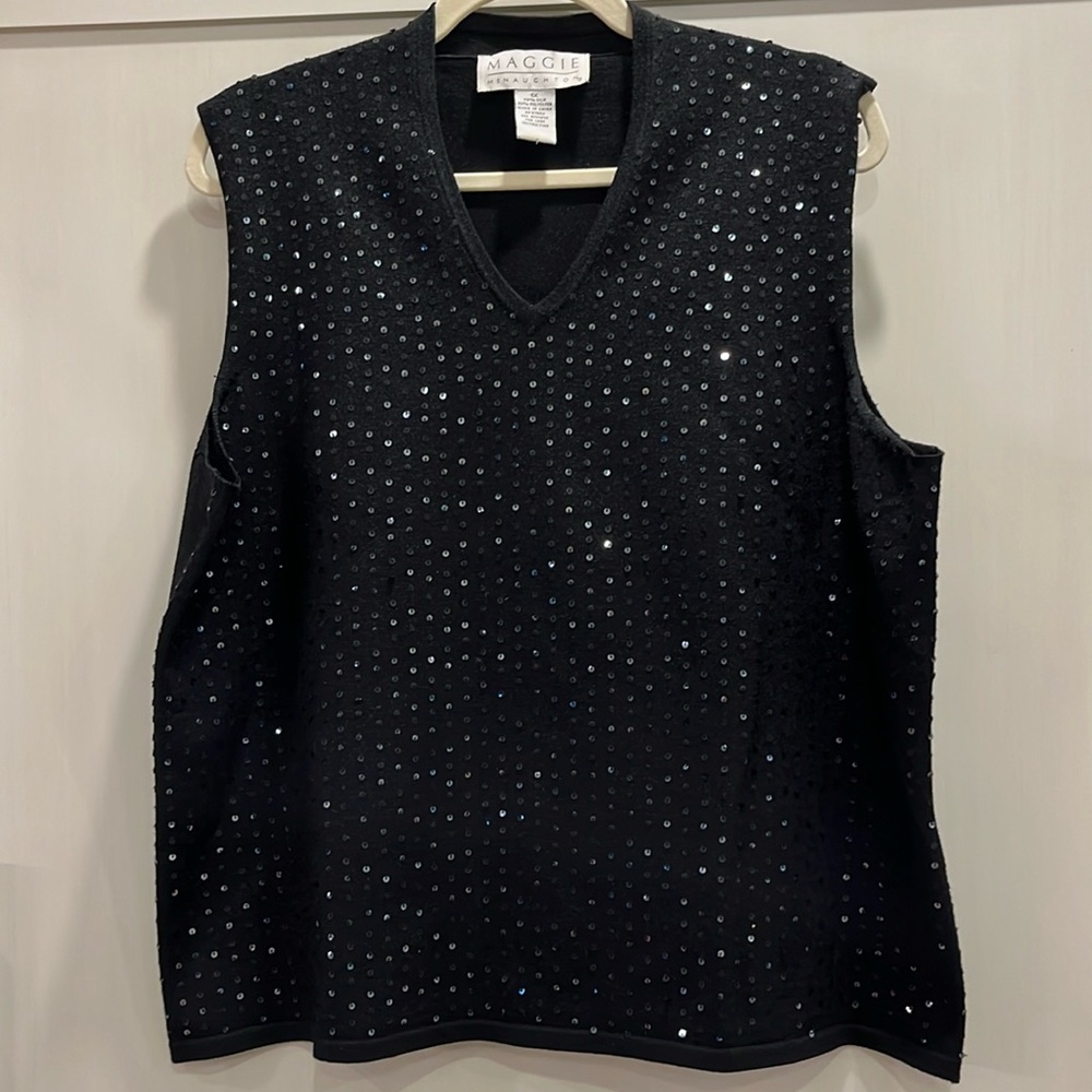 VGUC Maggie McNaughton black 75% silk sleeveless sequinned sweater.